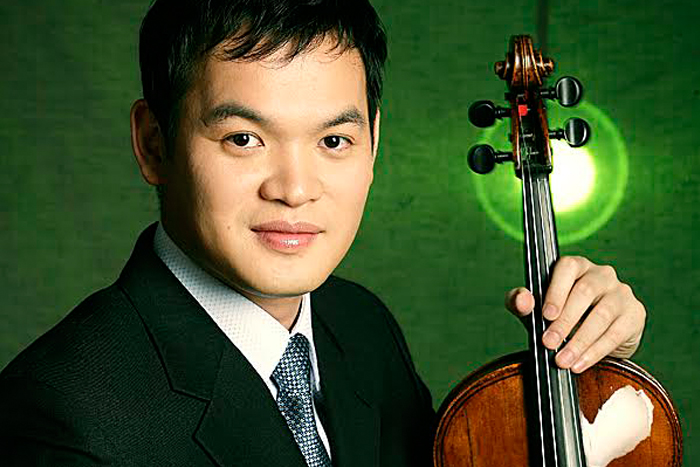中提琴音樂家黃鴻偉